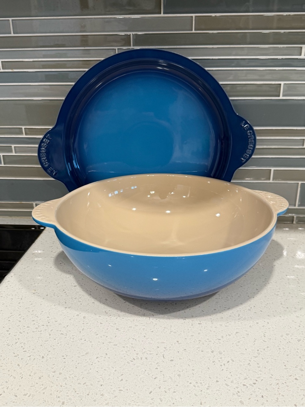 Le Creuset Azure Signature Round Multifunction Baking Dish with Platter Lid - Picture 4 of 12